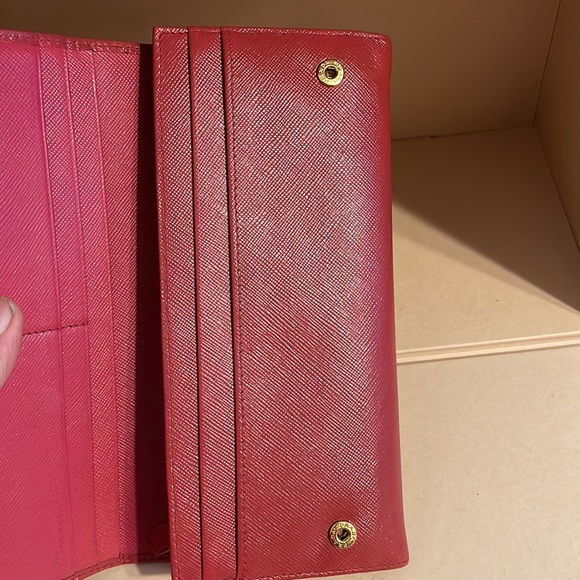 Authentic Prada wallet with unbranded D-ring & unbranded metal strap (repainted) - Picture 10 of 15